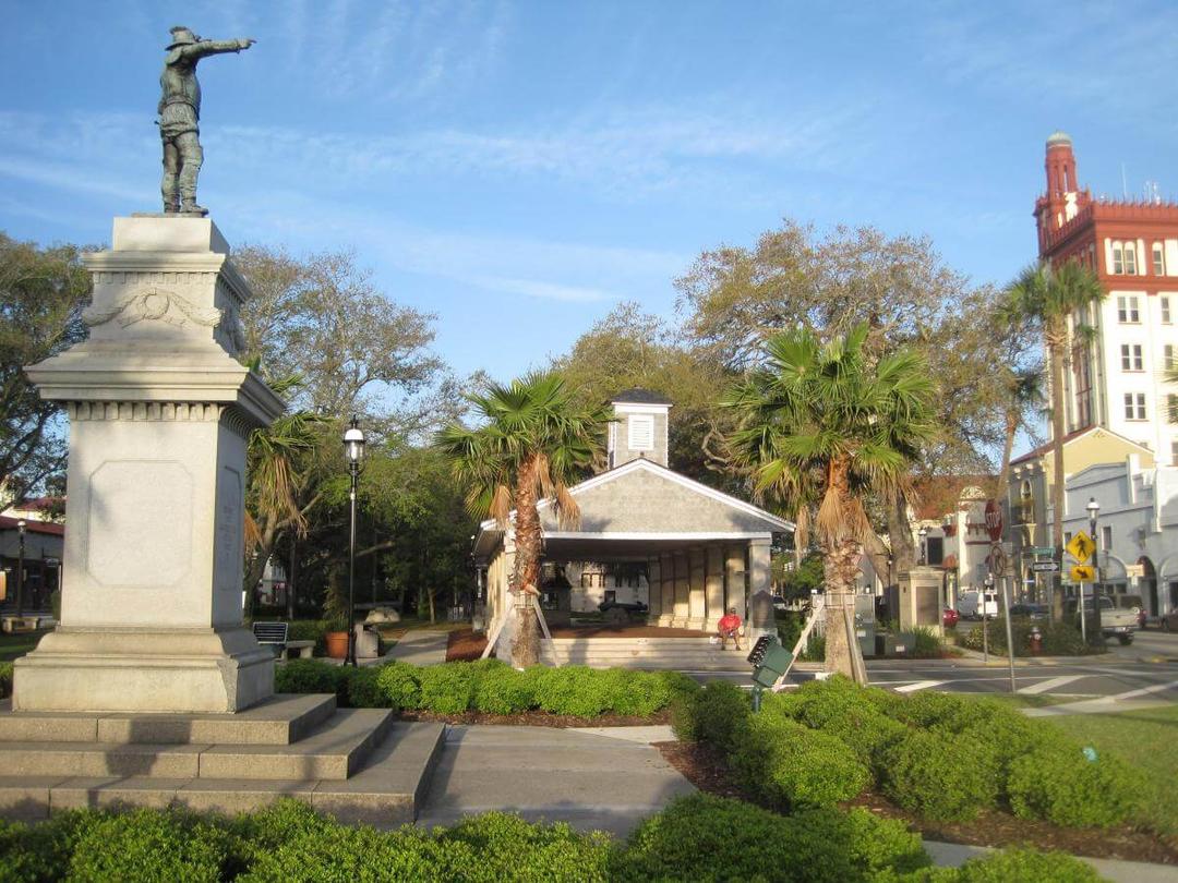 Quarter-ly Historic District SVL