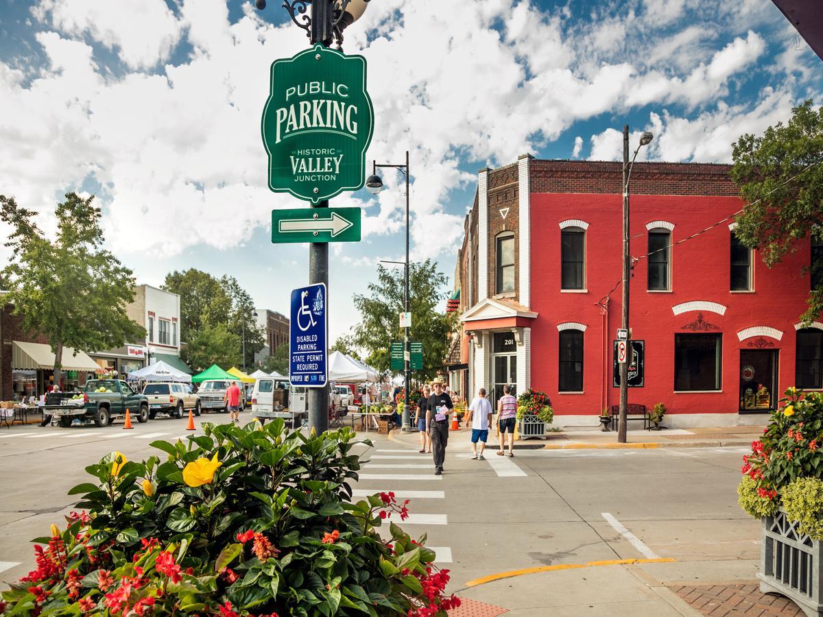 The Best Neighborhoods in West Des Moines SVL