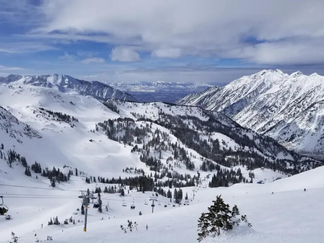 Mountain Ski Resort Escape SVL