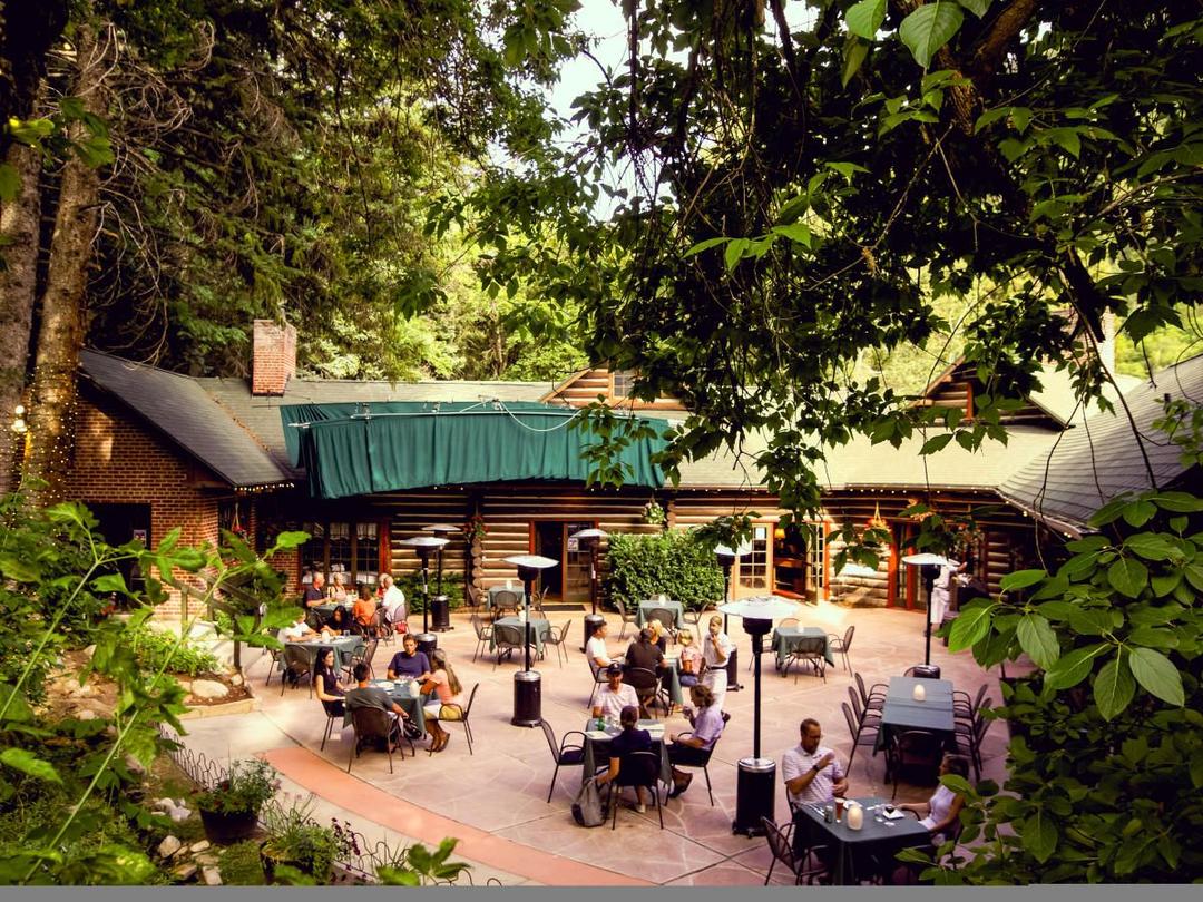 Outdoor Recreation and Dining Escape SVL